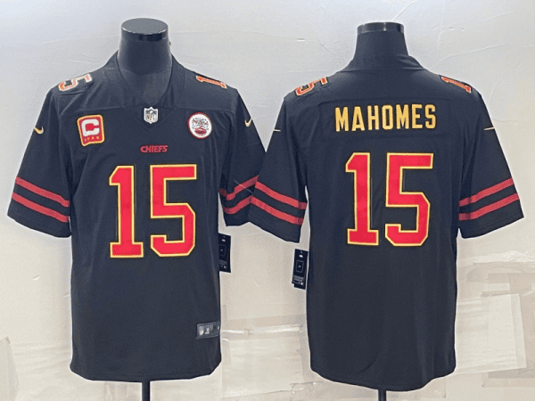 Kansas City Chiefs #15 Patrick Mahomes Black Red Gold 4-Star C Patch Vapor Untouchable Limited Stitched Jersey